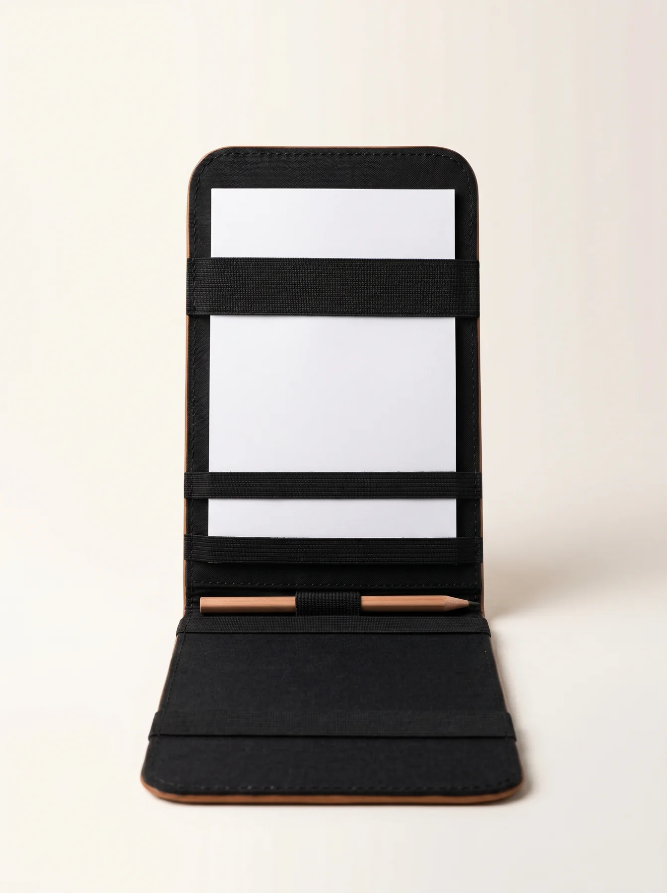 MORAES Leather Scorecard Holder — scorecard and pencil