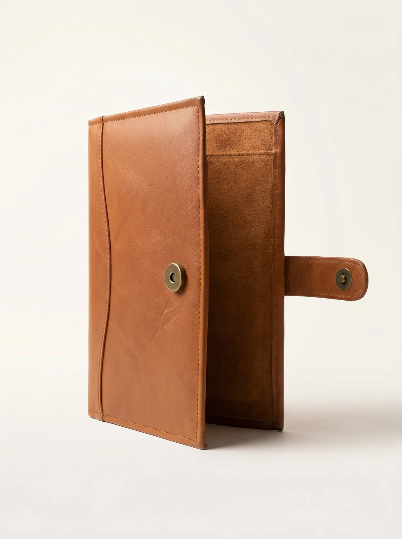 MORAES Leather Notebook Cover — magnetic closure